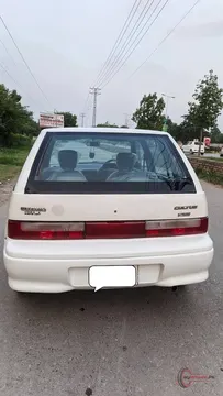 2005 Suzuki Cultus photo 5