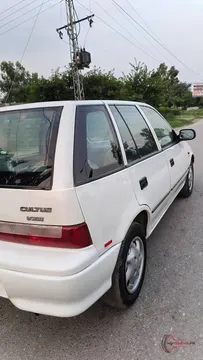 2005 Suzuki Cultus photo 4