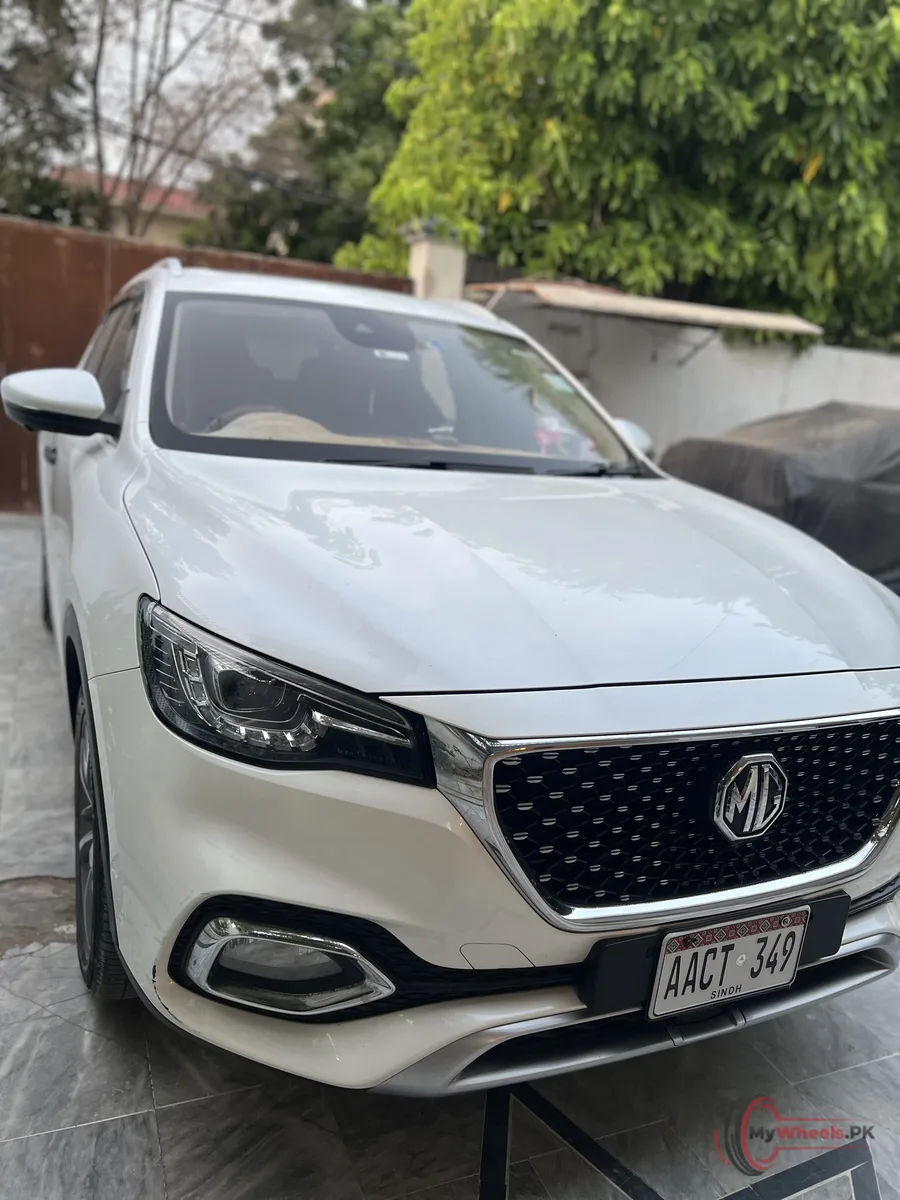 2022 MG HS Trophy main vehicle photo