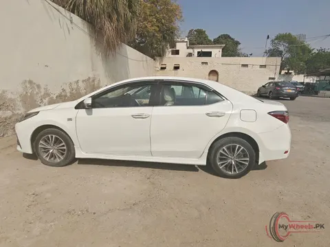 2020 Toyota Corolla ALTIS GRANDE CVT 1.8 photo 3