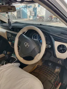 2017 Toyota Corolla GLi 1.3 photo 4