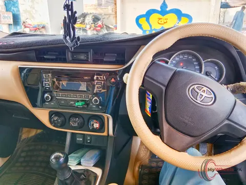 2017 Toyota Corolla GLi 1.3 photo 5