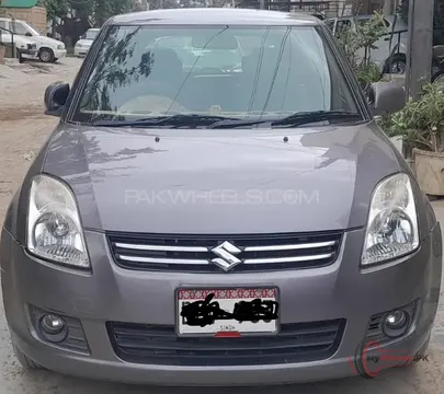 2015 Suzuki Swift DLX 1.3 NAVIGATION photo 1