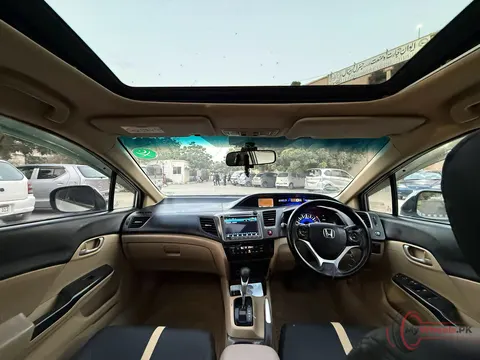 2015 Honda Civic Oriel photo 4
