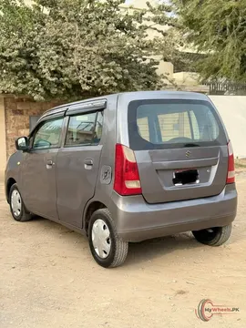 2017 Suzuki Wagon R VXL photo 6
