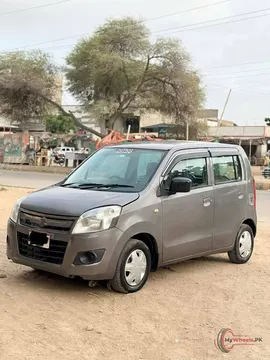 2017 Suzuki Wagon R VXL photo 2