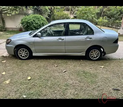 2005 Suzuki Cultus photo 4