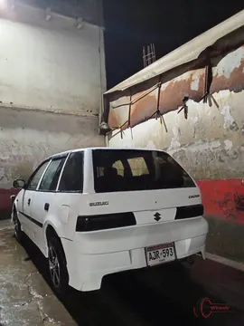 2005 Suzuki Cultus photo 3