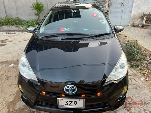 2014 Toyota Aqua S photo 1