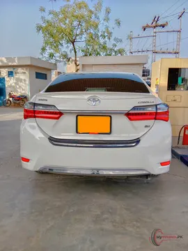 2017 Toyota Corolla GLi 1.3 photo 2