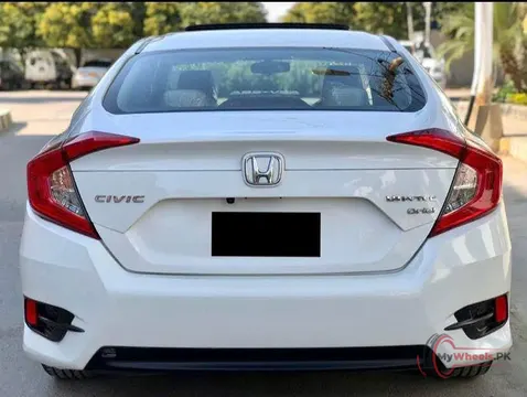 2018 Honda Civic Oriel photo 2