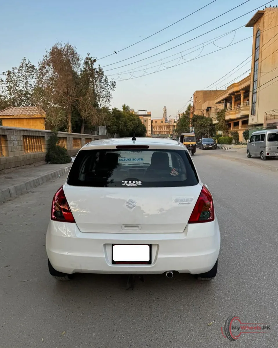 2021 Suzuki Swift main vehicle photo