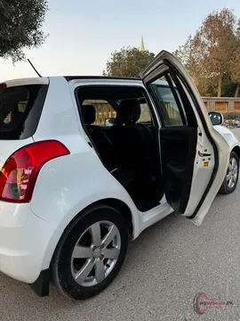2021 Suzuki Swift photo 6