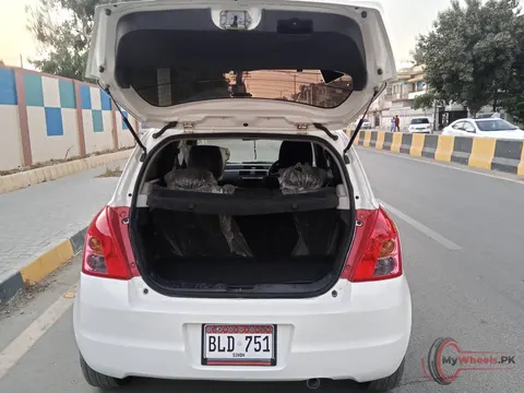 2017 Suzuki Swift DLX 1,3 photo 3