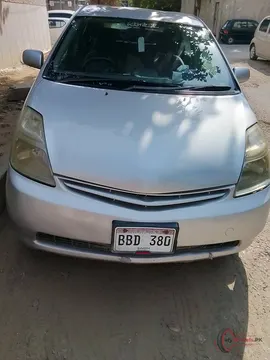 2010 Toyota PRIUS photo 1