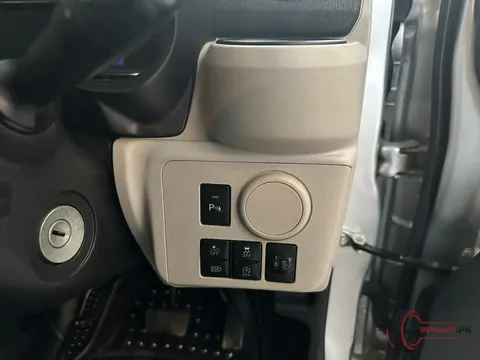 2021 Daihatsu Mira photo 5