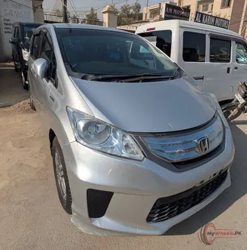 2012 Honda FREED photo 1