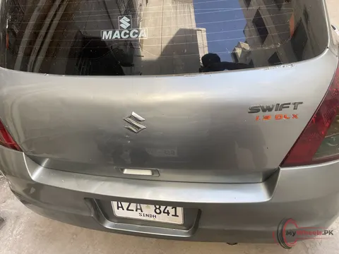 2013 Suzuki Swift DLX 1.3 NAVIGATION photo 15