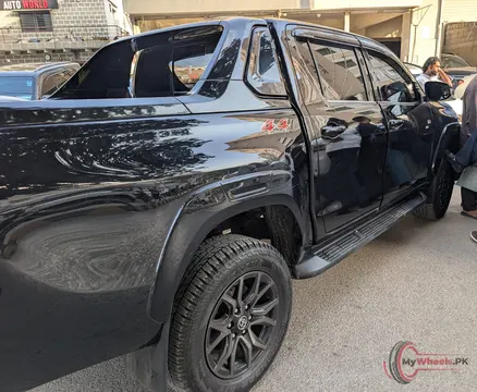 2025 Toyota HILUX REVO GR-S photo 2