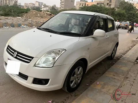 2020 Suzuki Swift DLX AUTOMATIC 1.3 photo 5