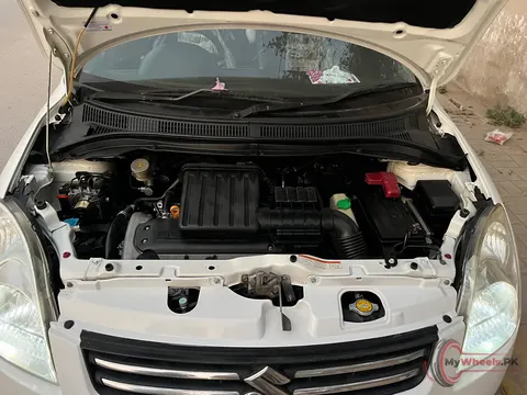 2020 Suzuki Swift DLX AUTOMATIC 1.3 photo 8