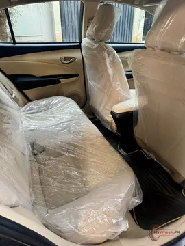 2020 Toyota Yaris ATIV CVT 1.3 photo 4