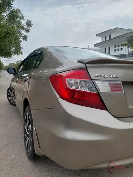 2013 Honda Civic Oriel photo 4