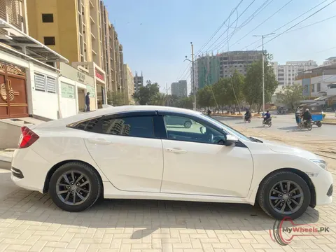 2021 Honda Civic Oriel photo 2