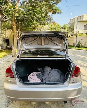 2002 Honda Civic photo 1