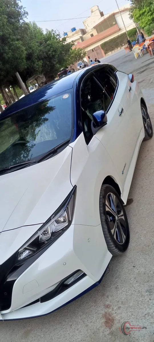 2022 Nissan LEAF X V SELECTON main vehicle photo