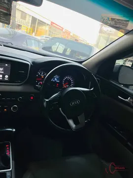 2021 KIA Sportage AWD photo 2
