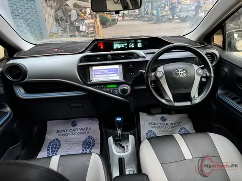 2014 Toyota Aqua S photo 9