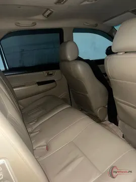 2016 Toyota Fortuner 2.7 V photo 7