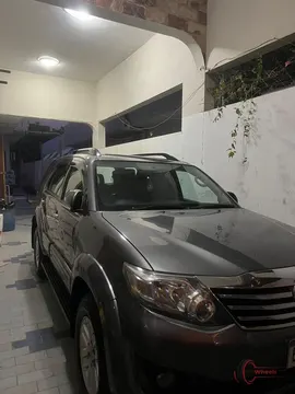 2016 Toyota Fortuner 2.7 V photo 2