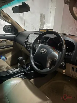 2016 Toyota Fortuner 2.7 V photo 3