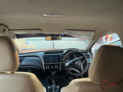 2022 Honda City photo 3