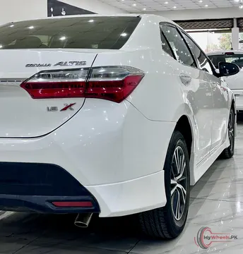 2018 Toyota Corolla ALITS X 1.8 photo 9