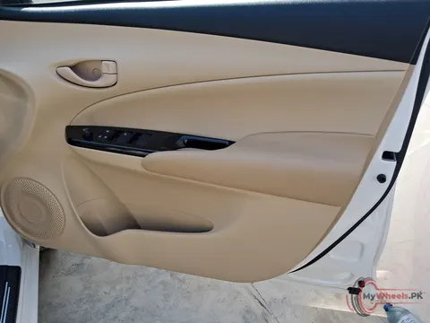 2026 Toyota Yaris GLI CVT 1.3 photo 11
