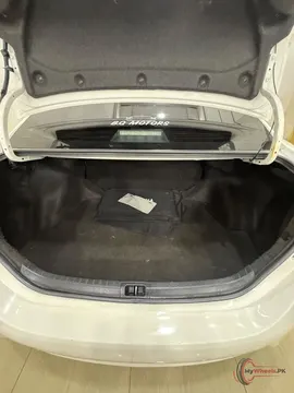 2019 Toyota Corolla ALTIS 1.6 photo 10