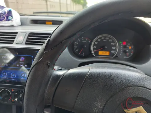 2017 Suzuki Swift DLX AUTOMATIC 1.3 photo 11