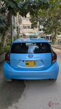 2015 Toyota Aqua photo 9