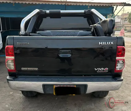 2015 Toyota HILUX VIGO CHAMP GX photo 2