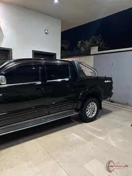 2015 Toyota HILUX VIGO CHAMP GX photo 4