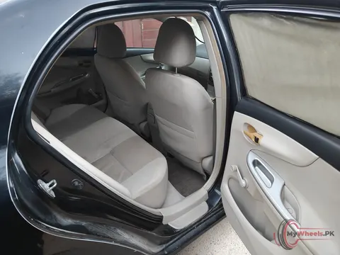 2011 Toyota Corolla XLI photo 1
