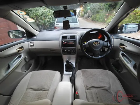 2011 Toyota Corolla XLI photo 5