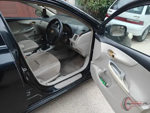 2011 Toyota Corolla XLI photo 13