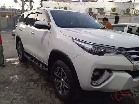 2018 Toyota Fortuner 2.7 V photo 6