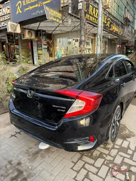 2017 Honda Civic Oriel photo 12