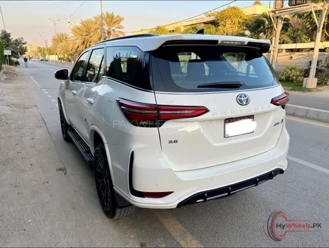 2024 Toyota Fortuner GR photo 4
