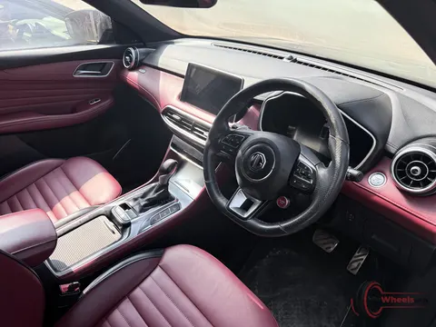 2021 MG HS 2.0T AWD photo 7